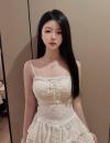 皮肤白嫩颜值嫩妹